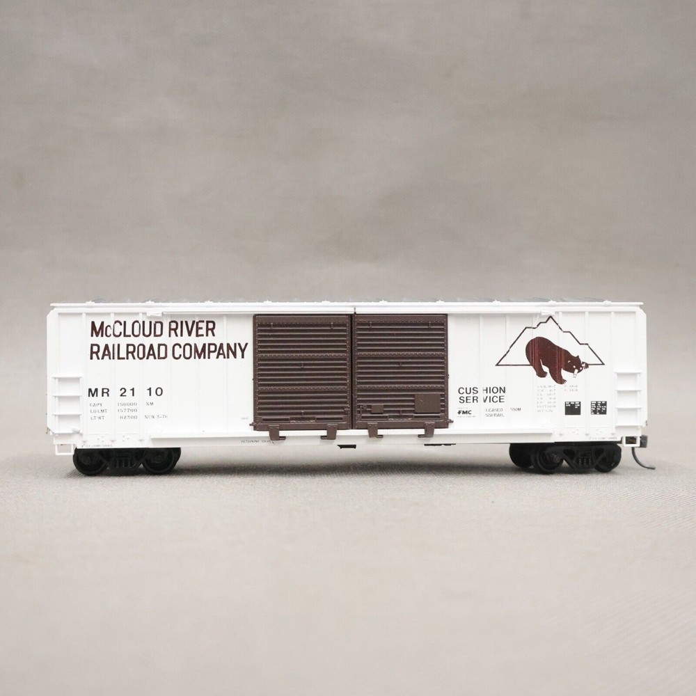 Athearn HO Scale McCloud River Railroad Company 50ft Box Car Knuckle Coupler